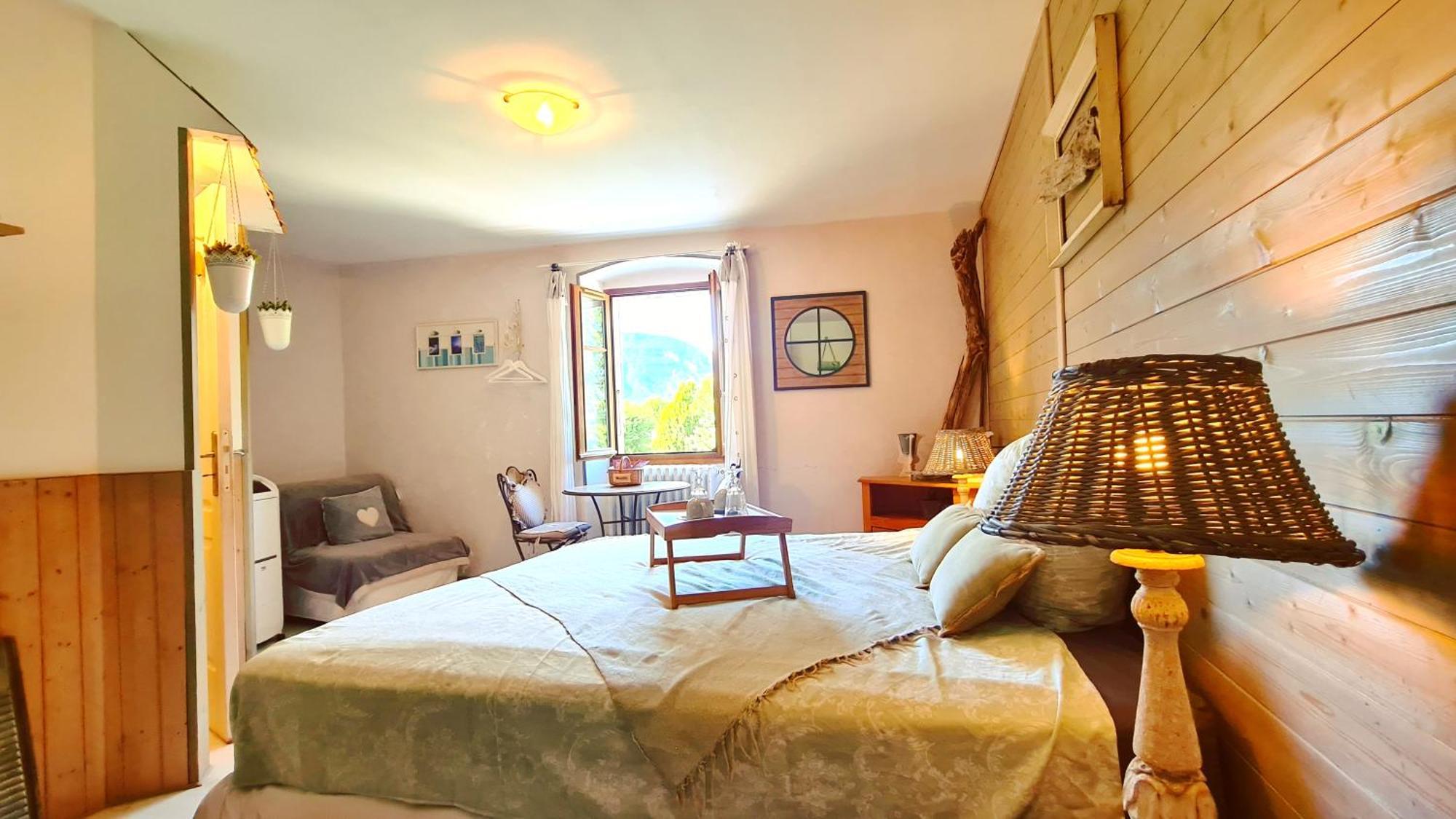 Le Doux Nid Bed & Breakfast Chanaz Exterior photo