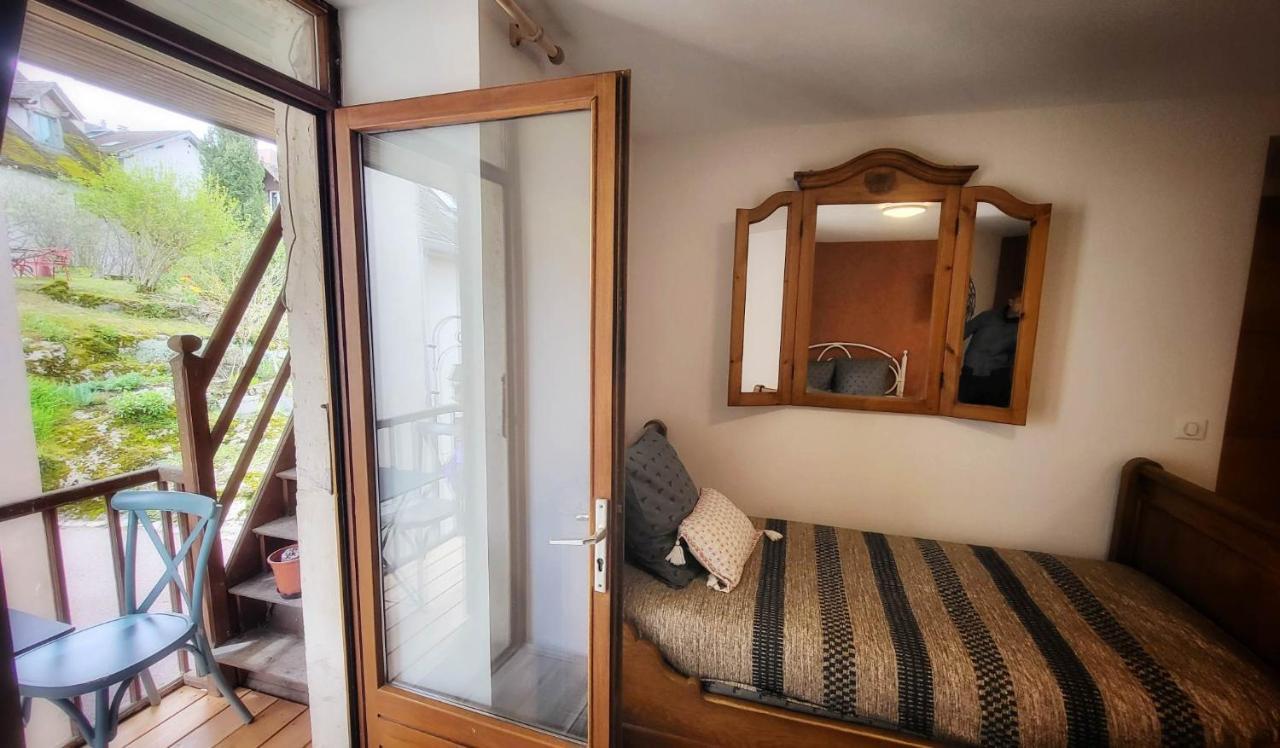 Le Doux Nid Bed & Breakfast Chanaz Exterior photo