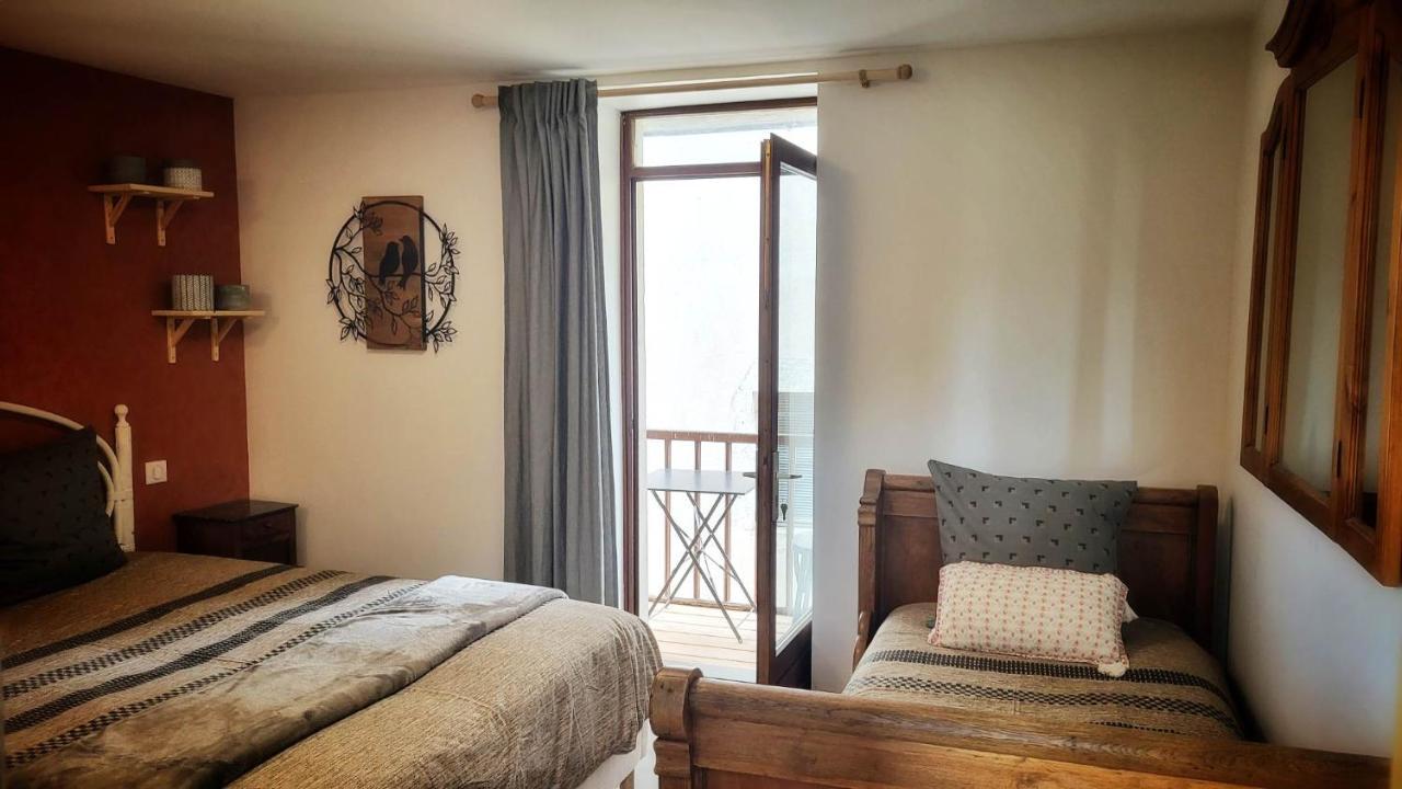 Le Doux Nid Bed & Breakfast Chanaz Exterior photo