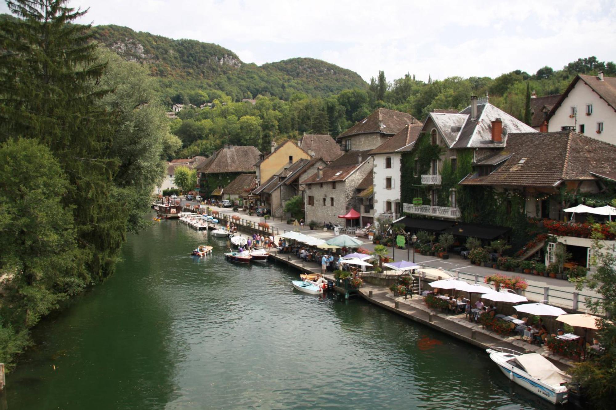 Le Doux Nid Bed & Breakfast Chanaz Exterior photo